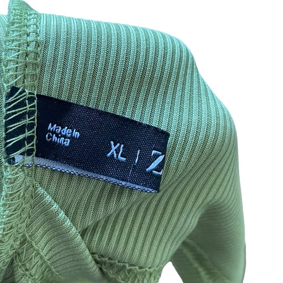 Zaful Green Sexy Sultry Strappy Cutout Beach Vacation Club Ribbed Halter Dress - Picture 7 of 8